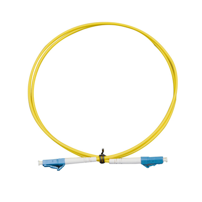 Tipo di lucidatura del patchcord in fibra ottica blu/biancastro ≤ 0,3 dB Perdita di inserimento Diametro della fibra 9/125um