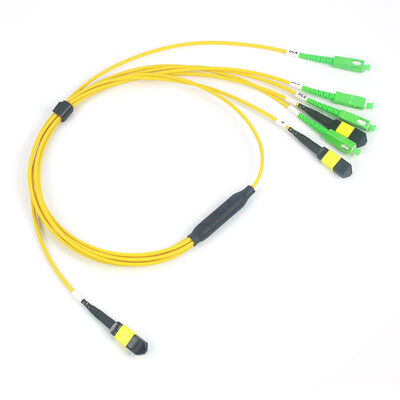 Cavo patch cord MPO 12F preciso a 4x SC/APC con ferula MT stampata con precisione per applicazioni di drop FTTH e test
