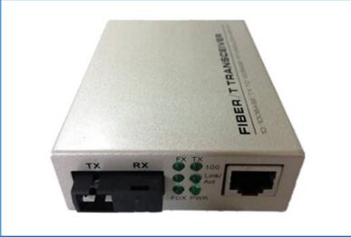 Convertitore multimediale in fibra ottica da 10/100/1000Base-TX a 1000Base-FX con LFP