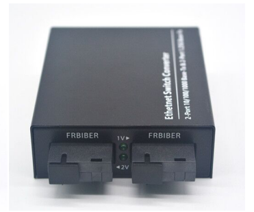 Convertitore multimediale gestito SC a fibra singola 10/100/1000M con 2 porte RJ45 da Base-T a 100 Base-X