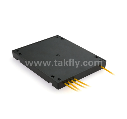 1×4 MPO/MTP SM PLC Splitter ¢ Single-mode, configurazione 1×4, MPO Input to MPO Output, bassa perdita di inserimento (≤7.2dB), per cablaggi di data center ad alta densità, sistemi pre-terminati e distribuzione FTTx