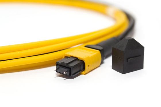 modo giallo 72F Patchcord a fibra ottica di sblocco G657A2 di 20M MPO MTP 0.3dB singolo