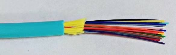 2-4 Core Indoor Bundle Cablo ottico Diametro esterno 4,5 mm Numero di fibre 2 core/4 core