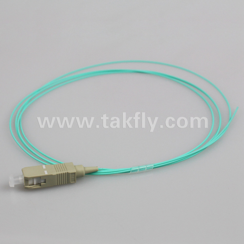 SC UPC 0,9 mm SX OM3 Pigtail in fibra ottica 1,5 M con perdita di ritorno elevata UPC SM≥50dB e bassa perdita di interazione ≤0,3dB