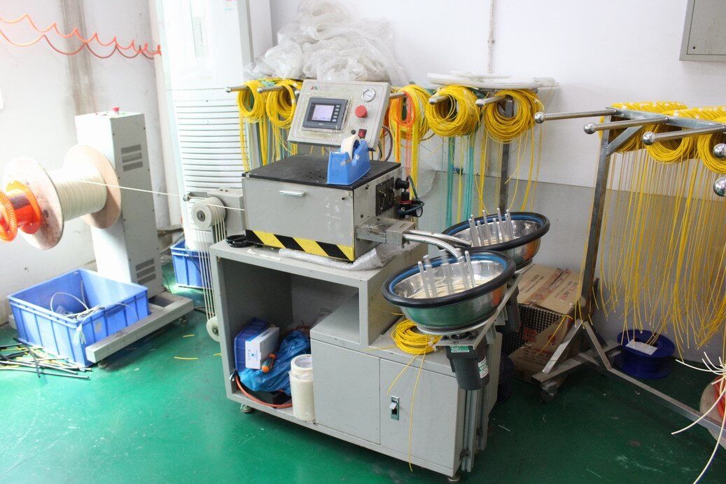 SC/APC-SC/APC cordone di patch simplex con bassa perdita di inserimento, alta perdita di riflessione e lunghezza personalizzata