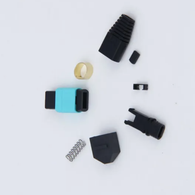 I connettori MPO (Multi-fiber Push On) sono connettori ottici multi-fibra ad alta densità progettati per connessioni in fibra ottica veloci, affidabili e compatte nei data center e nelle reti ad alta velocità.