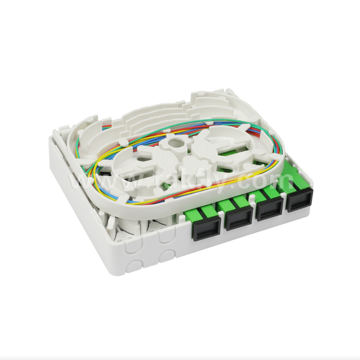 TKS-1806-04C-4 Port Fiber Termination Box - Surface Mount, SC/LC Compatibile, Modular Design per sottosistemi di area di lavoro.