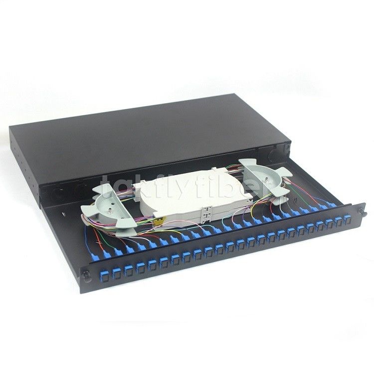 Lo scaffale fisso ha montato 24 quadri d'interconnessione di fibra ottica dello Sc del porto installati per FTTH FTTX